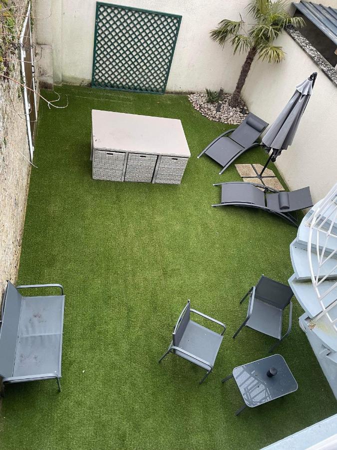 Anselme, F2 Duplex Avec Cour Commune Et Proche De La Mer ,2 Ver-sur-Mer Luaran gambar