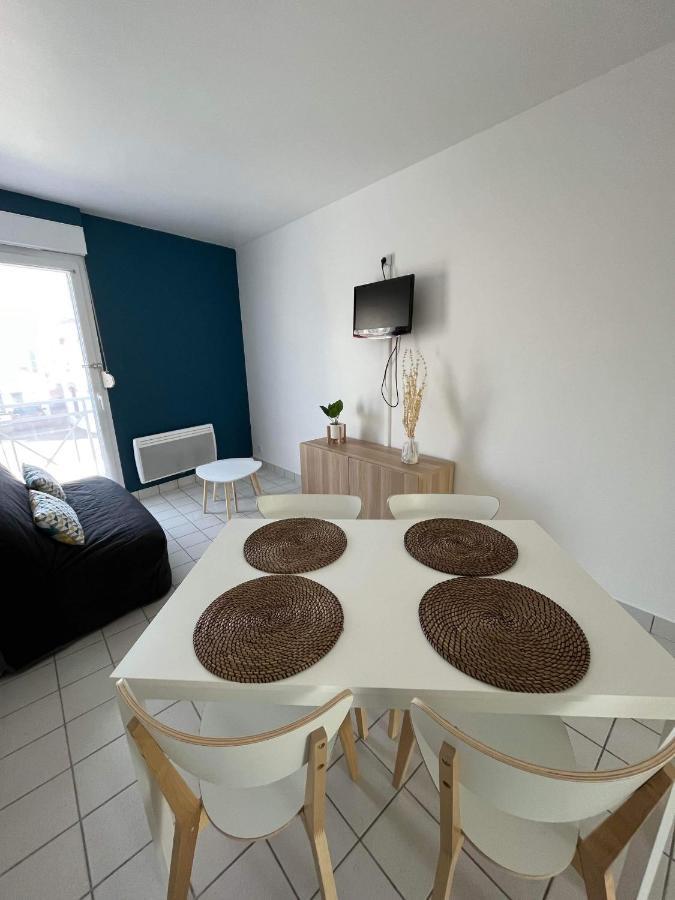 Anselme, F2 Duplex Avec Cour Commune Et Proche De La Mer ,2 Ver-sur-Mer Luaran gambar